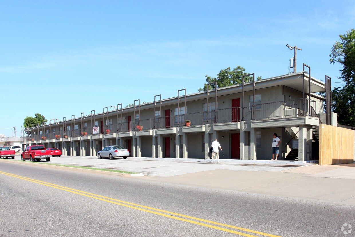 Primary Photo - Sandal Wood Apartments