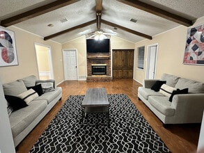 Building Photo - 4821 S Country Club Rd