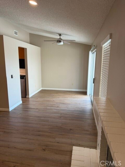 Foto del edificio - 26562 Braddock Rd