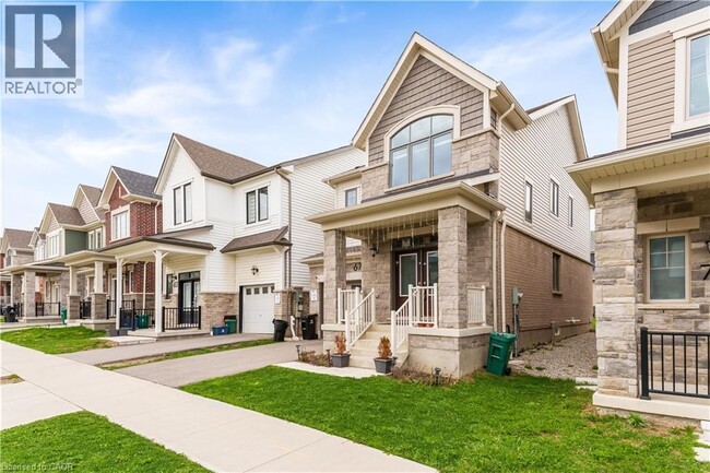 Building Photo - 67 Routley St