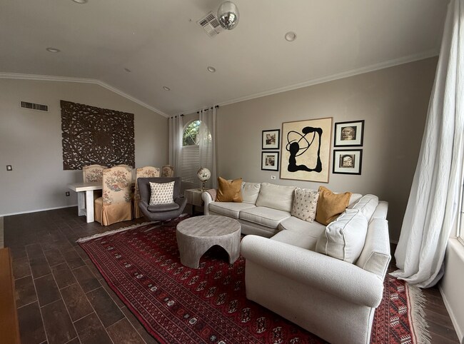 Foto del edificio - 6360 W Aurora Dr