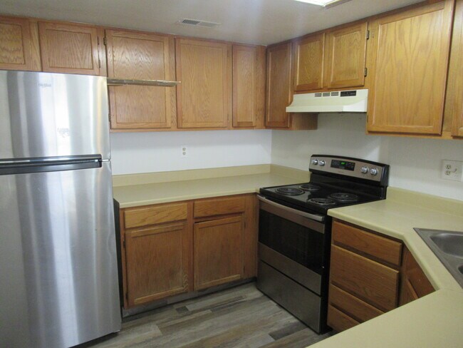 Building Photo - 5208 Solar Ridge Dr