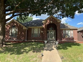 Building Photo - 8828 Clear Sky Dr