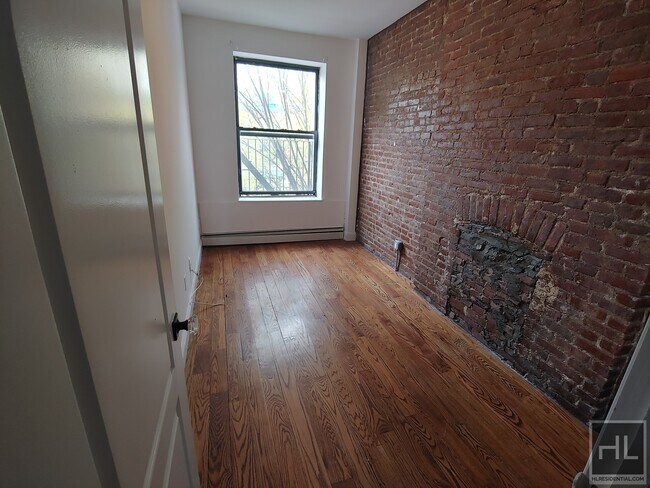 Foto del edificio - ---==HEART OF HARLEM -- EXPOSED BRICK -- D...