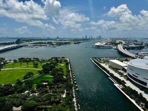 Building Photo - 900 Biscayne Blvd
