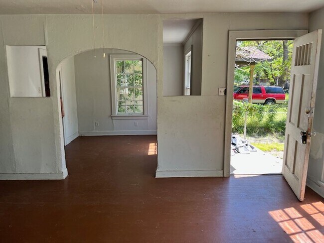 Foto del edificio - Classic 2 Bedroom Home - Central HVAC!