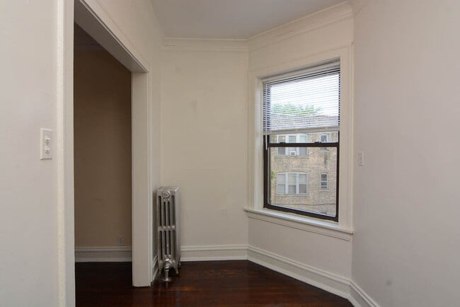 Building Photo - 4752 N Paulina St