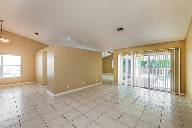 Building Photo - 5339 NW 99th Ln