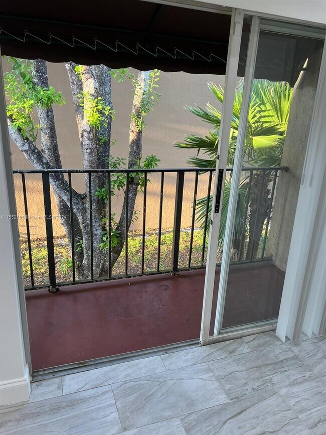 Foto del edificio - 1186 Lake Terry Dr