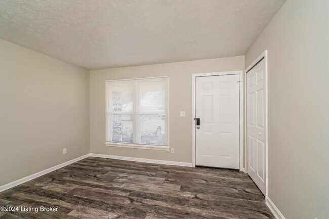 Building Photo - 9617 Elm Lake Dr