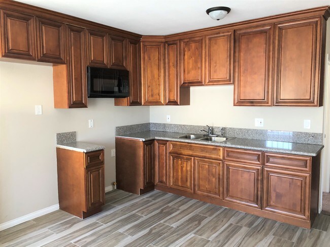 Foto del edificio - 712 W 54th St