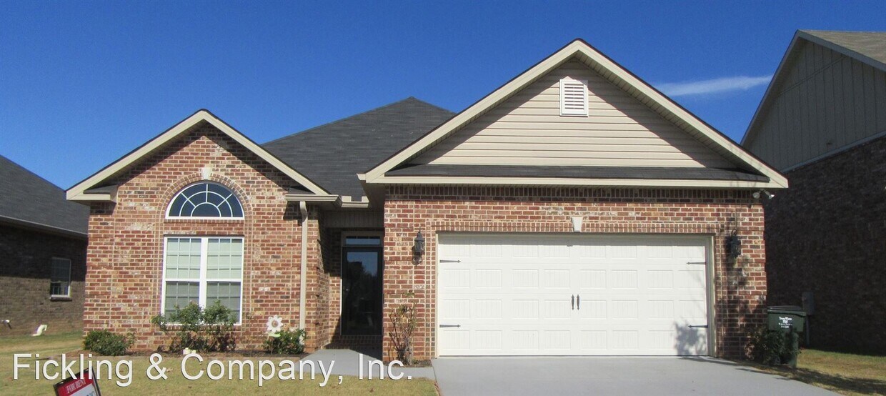 3 br, 2 bath House 86 Glen Arbor Lane