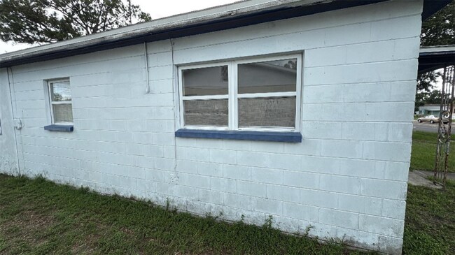 Building Photo - 2410 38th Ave N