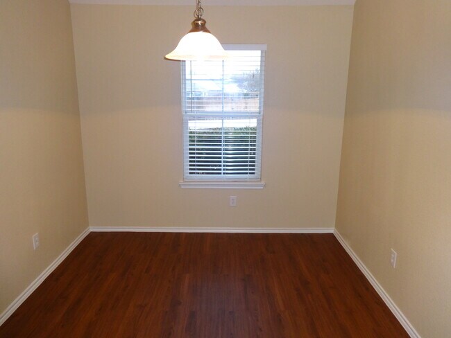 Foto del edificio - 313 Woodridge Dr