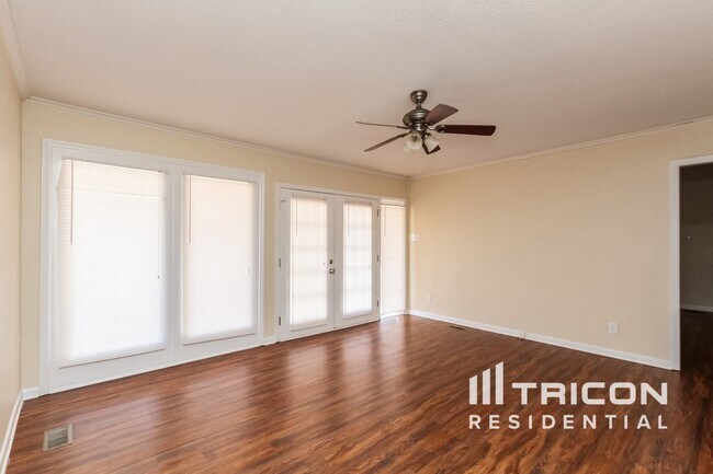 Building Photo - 7545 Red Robin Trail