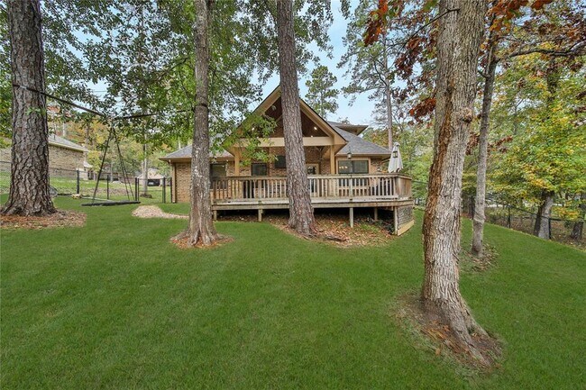 Building Photo - 1406 River Oaks Dr