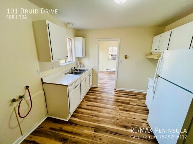 Foto del edificio - 4Bed, 2.5Bath Single Family Home in WBG