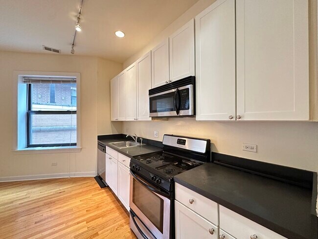 Foto del edificio - 4715 N Sheridan Rd