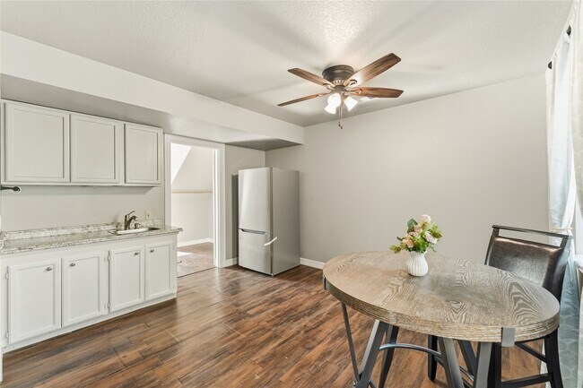 Foto del edificio - 24527 Appian Ridge