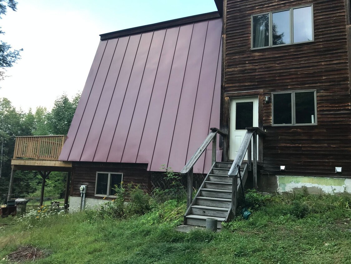 4421 Lake Morey Apartment for Rent in Fairlee, VT