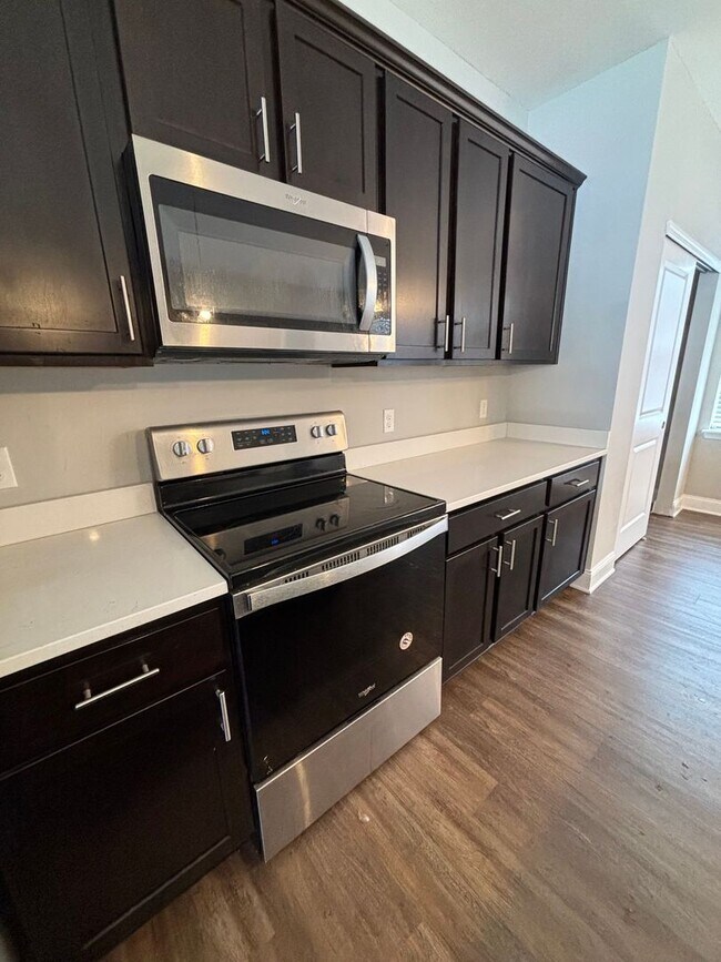 Foto del edificio - Beautiful Townhome in Washington! - 3 Bedroom