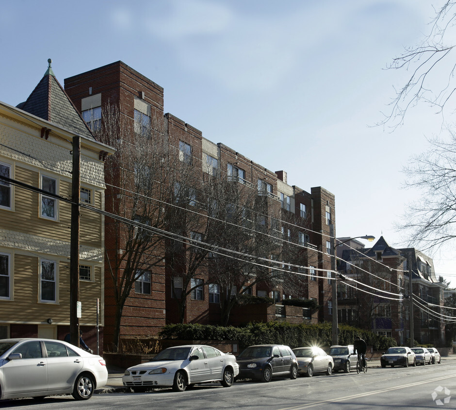 Foto del edificio - 175 Beacon Street