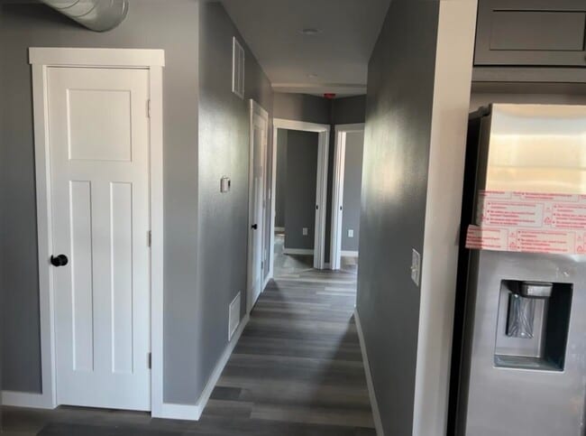 Building Photo - 1214 3rd St S