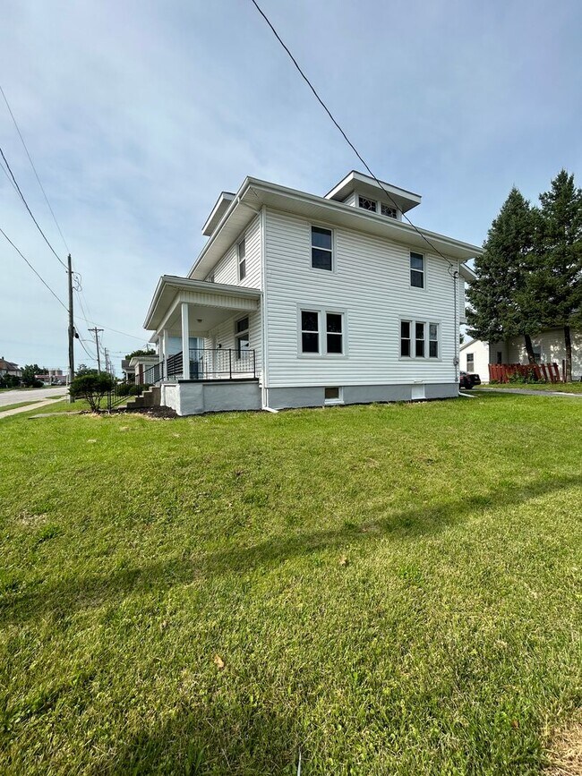 Foto del edificio - Large 3 Bedroom Home