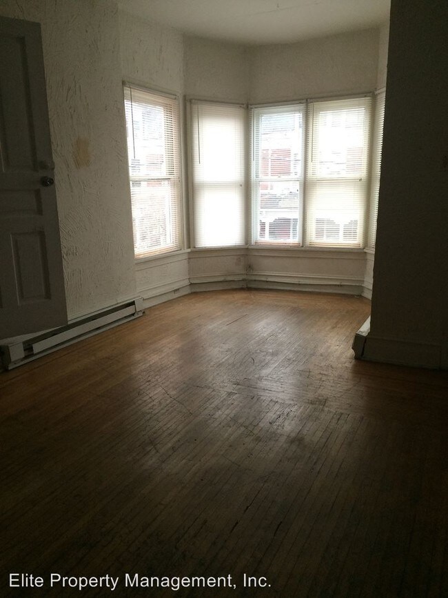 Building Photo - 263 E College Ave