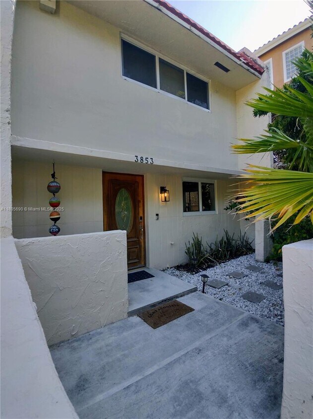 Primary Photo - 3853 NE 170th St