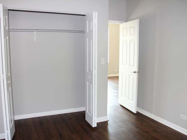 Foto del edificio - 10307 Main Street