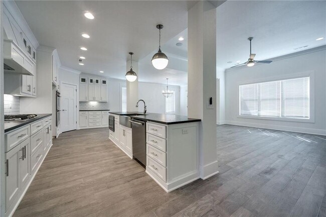 Foto del edificio - 3421 Galaxy Cir