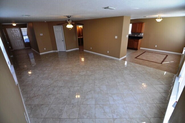 Foto del edificio - 21935 Hemlock Park Dr