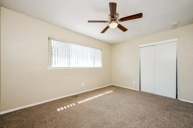 Foto del edificio - 23904 Rotunda Rd