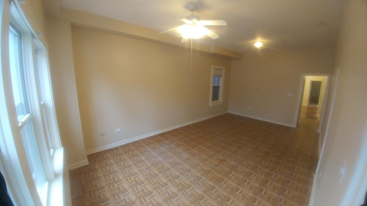 Foto principal - 5254 S Loomis St