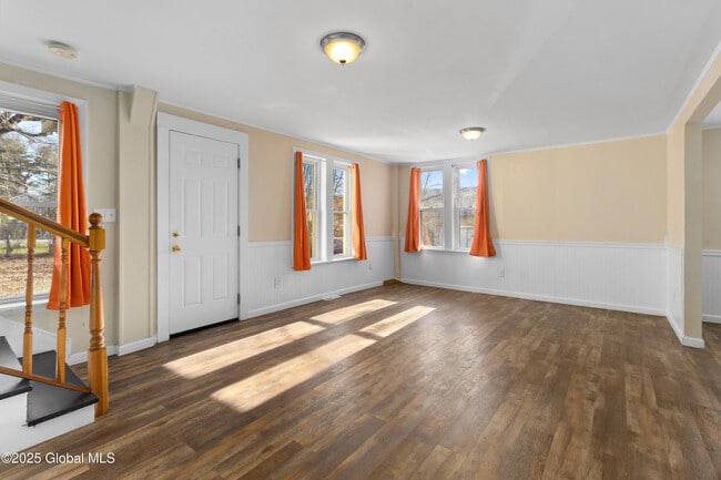 Building Photo - 650 Malta Ave