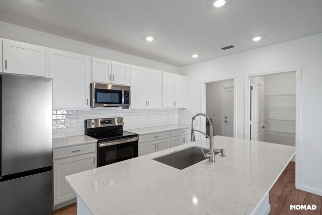 Foto del edificio - Spacious 5BR House in Fort Pierce, 5 minut...