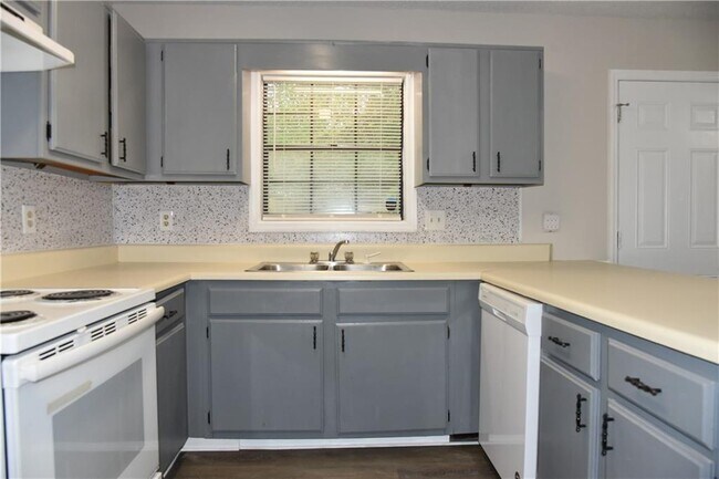 Foto del edificio - 4040 Sand Wedge Cir