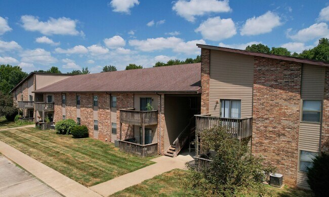 Building Photo - 2 bedroom one bath at Cedar Hills in Ozark!  Internet, water, sewer and Trash Included