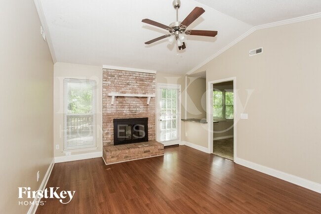 Building Photo - 10017 Topeka Dr