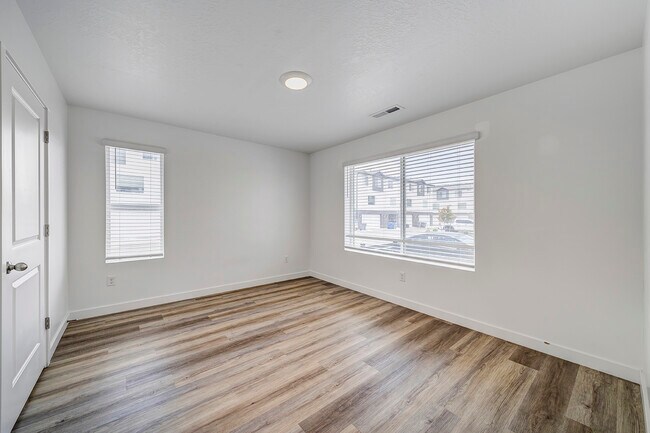 Building Photo - 318 S 1130 W