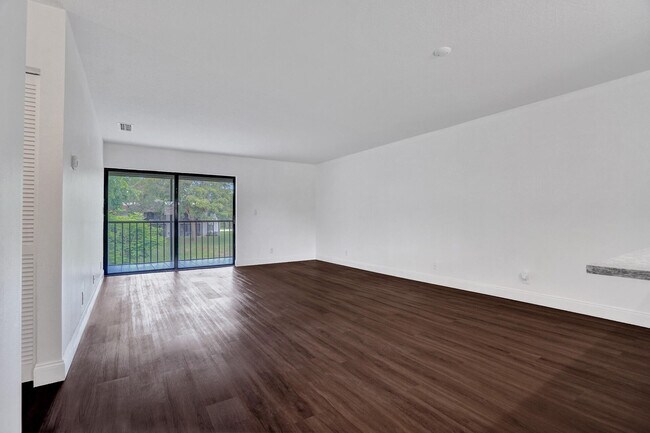 Foto del edificio - 160 NW 70th St