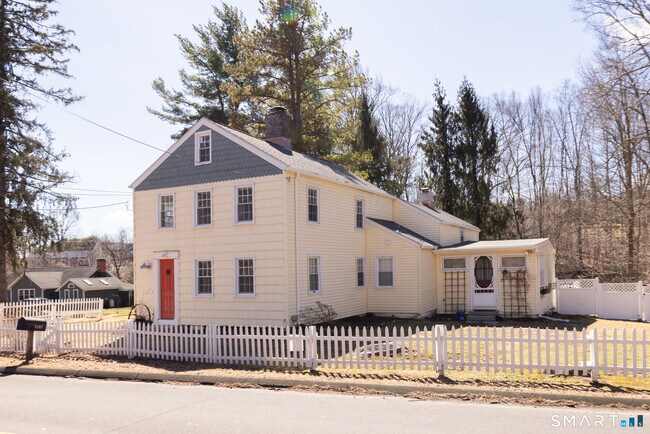 Foto del edificio - 1187 Mt Carmel Ave