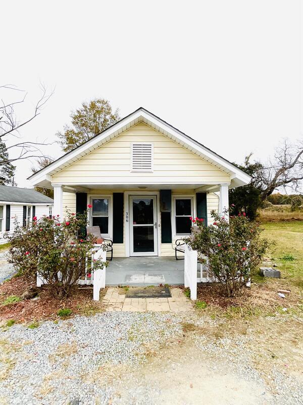 Primary Photo - 306 W Main St