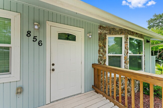 Foto del edificio - 856 SW Rustic Cir
