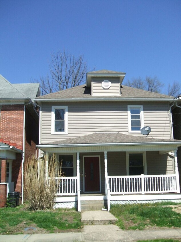 Foto principal - Spacious 4 Bedroom Home