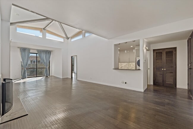 Building Photo - 2175 S Beverly Glen Blvd