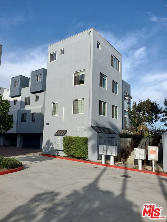 Primary Photo - 5350 Playa Vista Dr
