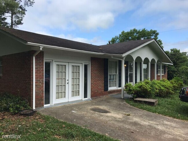 Building Photo - 4 br, 1.5 bath House - 401 Pinelea Rd