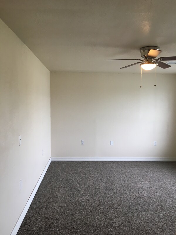 Foto del edificio - 18259 E 650 Rd